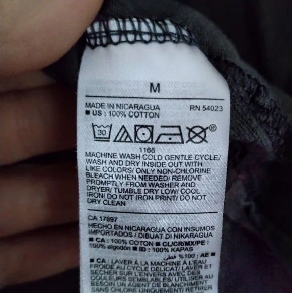 Old Navy Dark Gray Everywear Tee With Vibrant Floral Graphic And Rounded Hem SzM - Picture 3 of 4